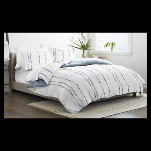 Full/Queen Duvet Cover. Blue and Grey. Brand new